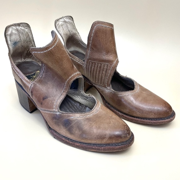 FREEBIRD by Steven Blade Slip On Bootie Size 7 Taupe Leather - Picture 4 of 16